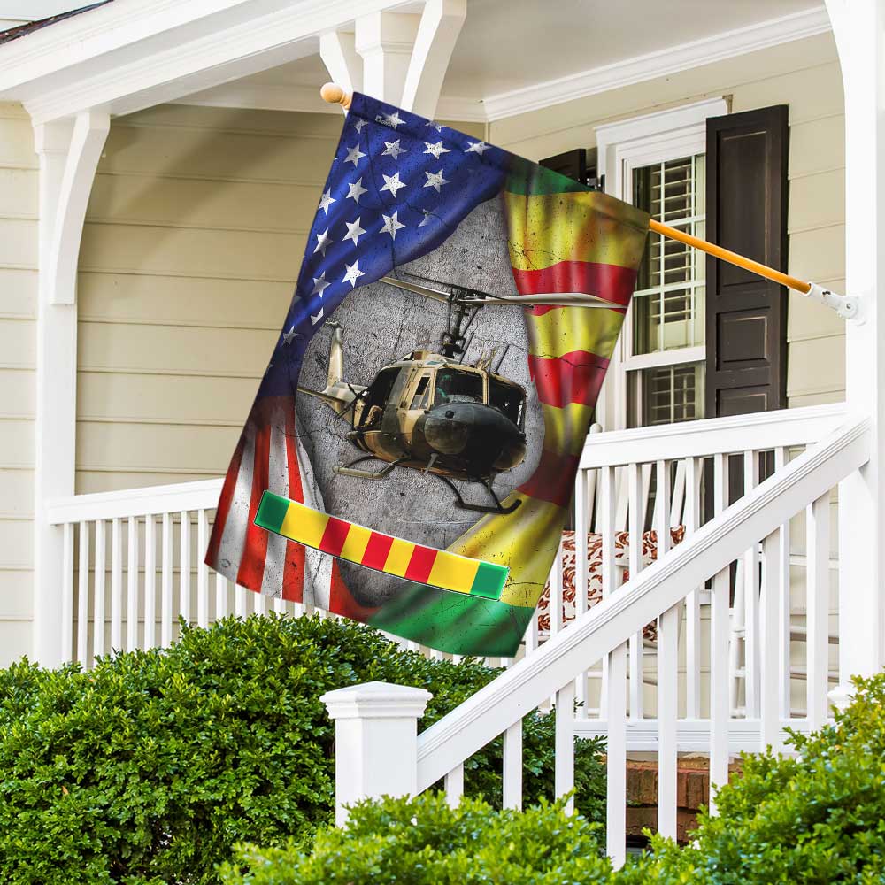 Huey Helicopter Vietnam Veteran Lest We Forget Flag DBD2687F