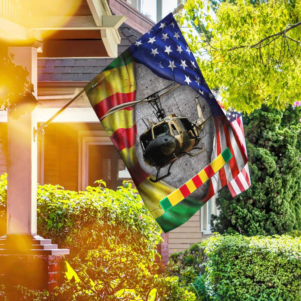 Huey Helicopter Vietnam Veteran Lest We Forget Flag DBD2687F