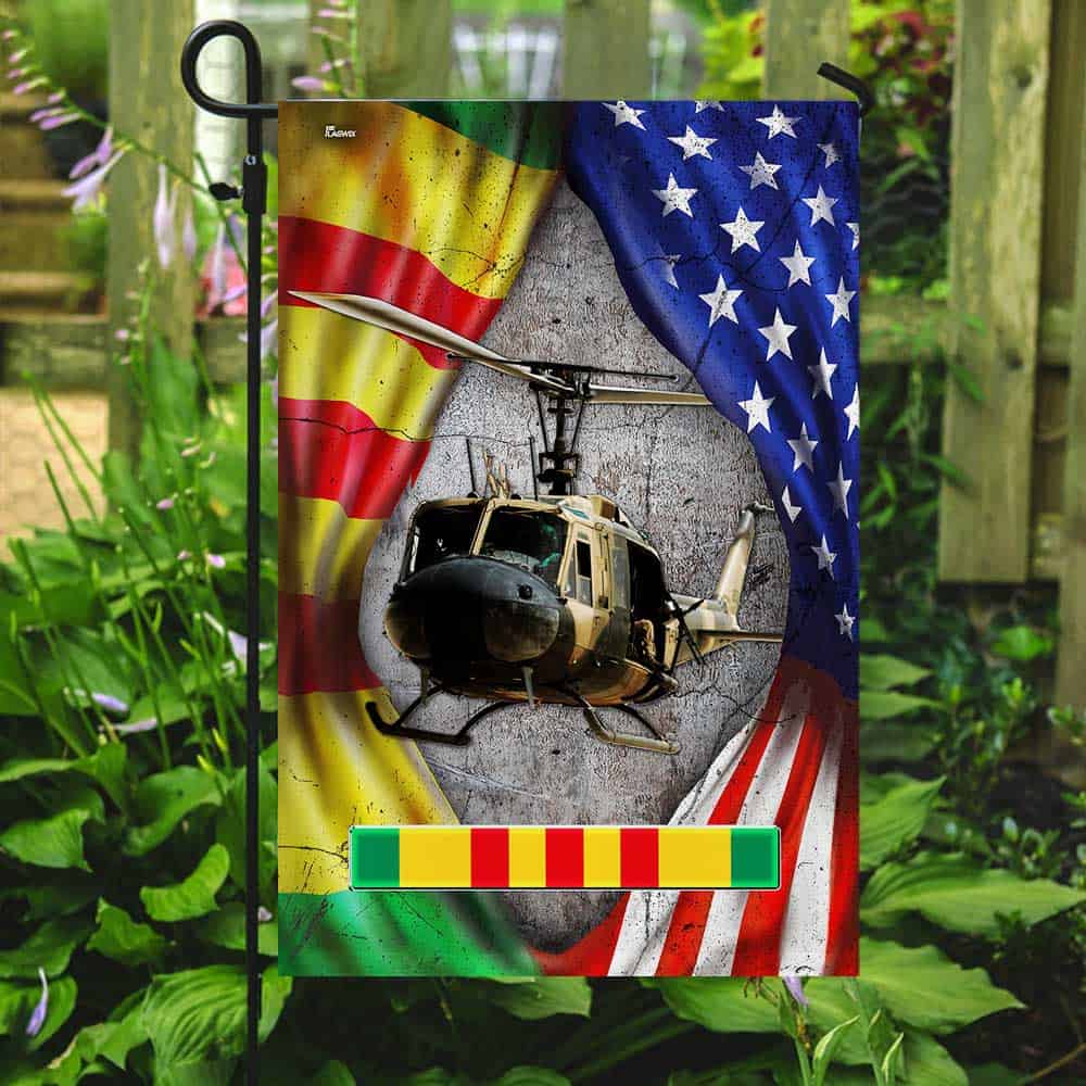 Huey Helicopter Vietnam Veteran Lest We Forget Flag DBD2687F